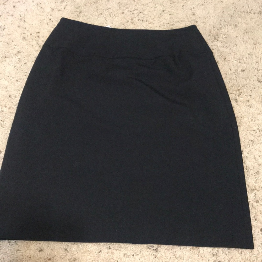 Gianni Bini black suit skirt- lined- back zip